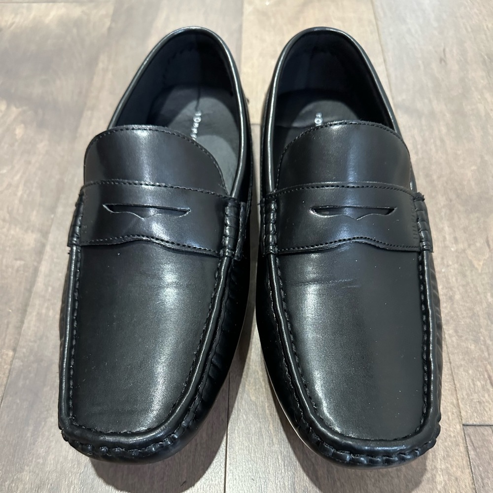 Tommy Hilfiger men’s shoe size 9.5 Like New